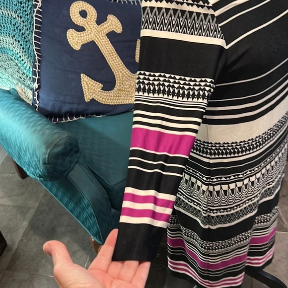 Black, white and fuchsia size m - Picture 2 of 4